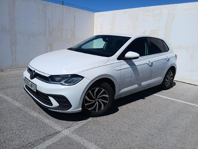 VOLKSWAGEN Polo Life 1.0