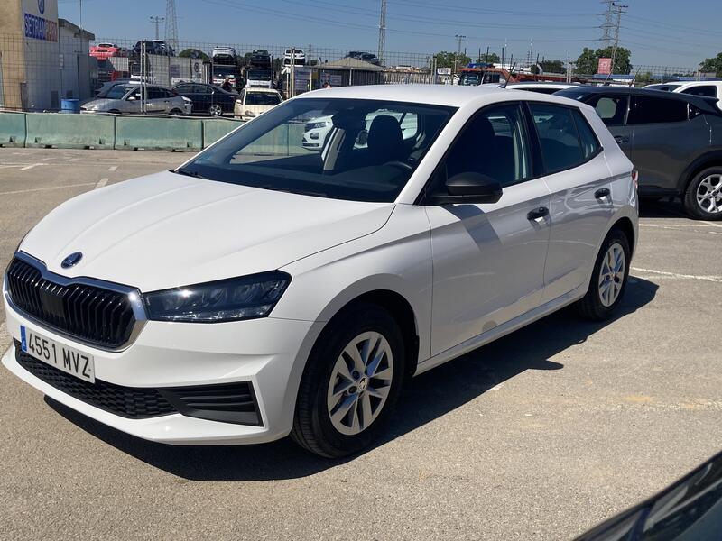 SKODA Fabia Essence 1.0 TSI